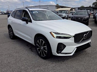2023 Volvo XC60 B5 AWD Plus Dark Theme