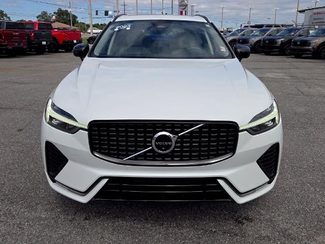 2023 Volvo XC60 B5 AWD Plus Dark Theme