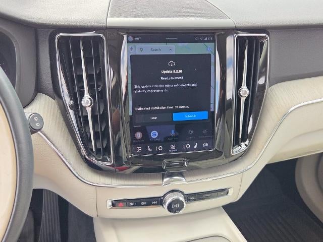 2023 Volvo XC60 B5 AWD Plus Dark Theme