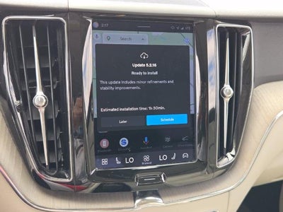 2023 Volvo XC60 B5 AWD Plus Dark Theme