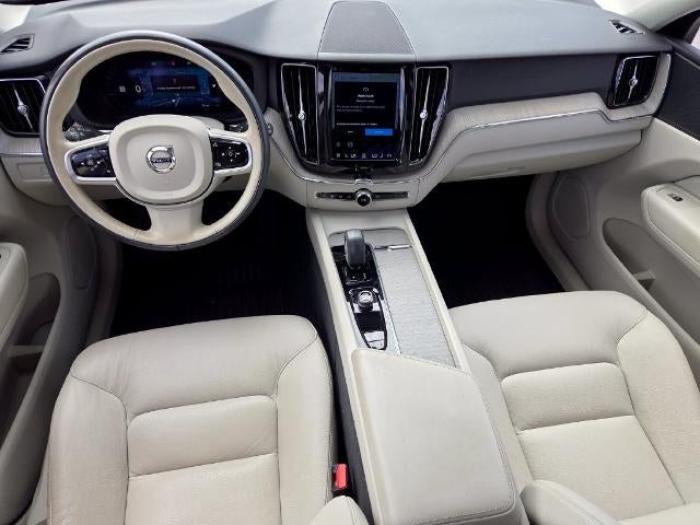2023 Volvo XC60 B5 AWD Plus Dark Theme
