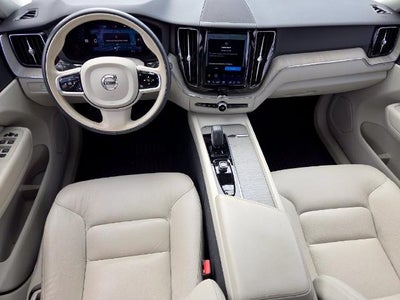 2023 Volvo XC60 B5 AWD Plus Dark Theme